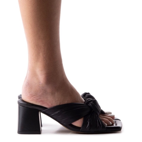 I’intervelle Black Heels - Picture 1 of 4